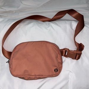 Lululemon Everywhere Belt Bag